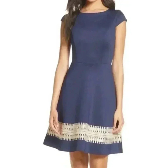 Lilly Pulitzer Dresses & Skirts - Lilly Pulitzer Navy and Cream Mini Dress
